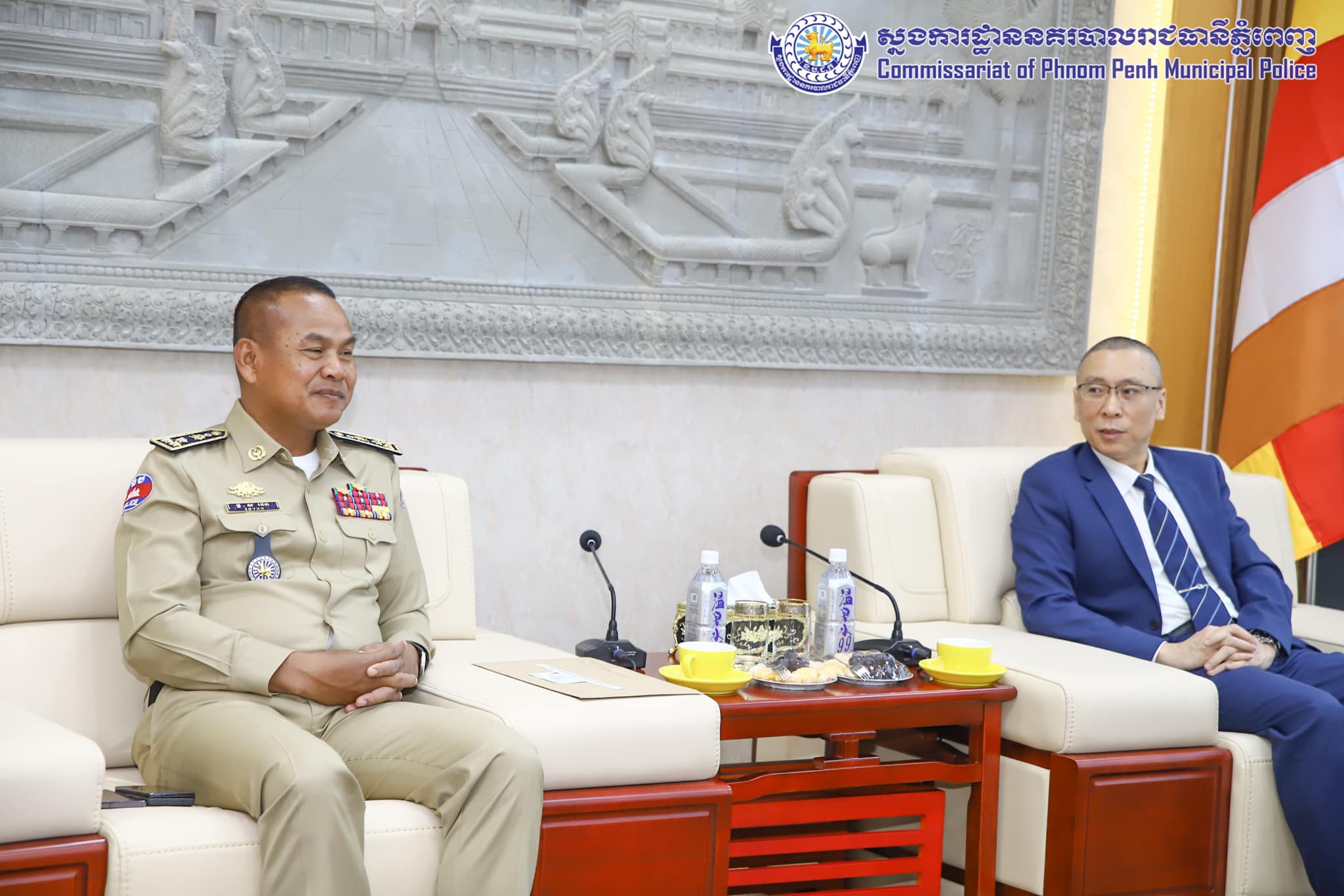 ឧត្តមសេនីយ៍ឯក ស ថេត ជួបពិភាក្សាការងារ ជាមួយទីប្រឹក្សាទំនាក់ទំនងកិច្ចការនគរបាលនៃស្ថានទូតចិនប្រចាំកម្ពុជា ដើម្បីបង្កើនពង្រឹងកិច្ចសហប្រតិបត្តិការ