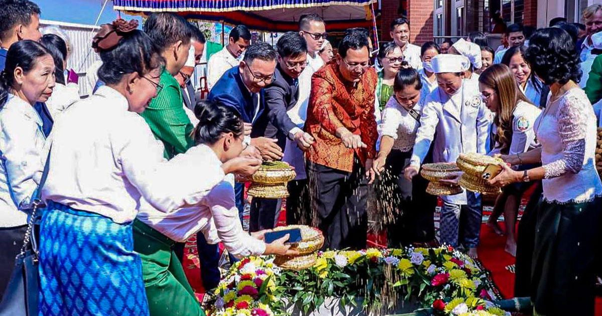 អគារមជ្ឈមណ្ឌលបេះដូងតម្លៃជាង ២លានដុល្លារ ត្រូវបានបញ្ចុះបឋមសិលាសាងសង់ ក្នុងបរិវេណមន្ទីរពេទ្យបង្អែកខេត្តសៀមរាប
