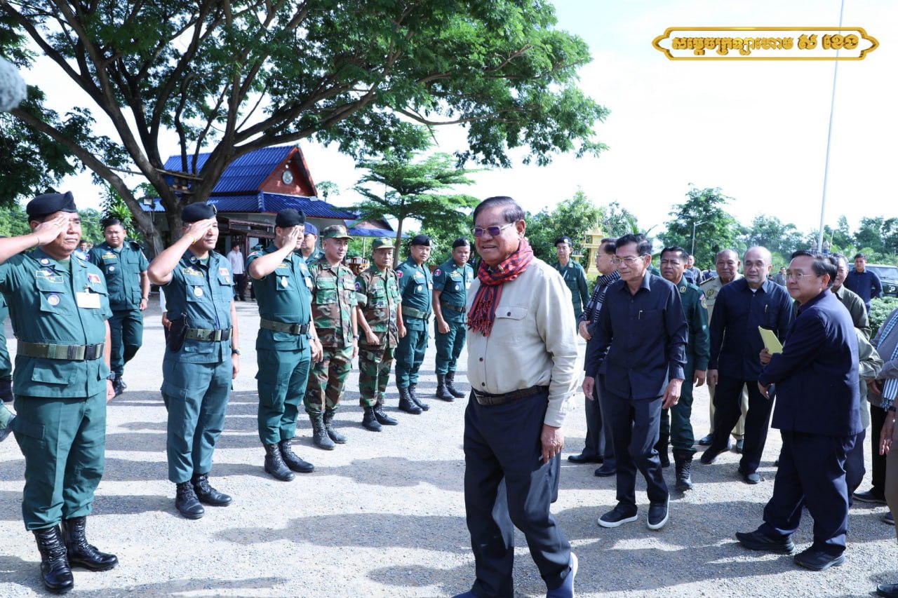 សម្តេចស ខេង ក្រើនរំលឹកដល់កងកម្លាំងគ្រប់ប្រភេទទាំងអស់ដែលកំពុងឈរជើងការពារនៅតាមព្រំដែនបន្តបំពេញភារកិច្ចរបស់ខ្លួនឲ្យបានខ្ជាប់ខ្ជួន