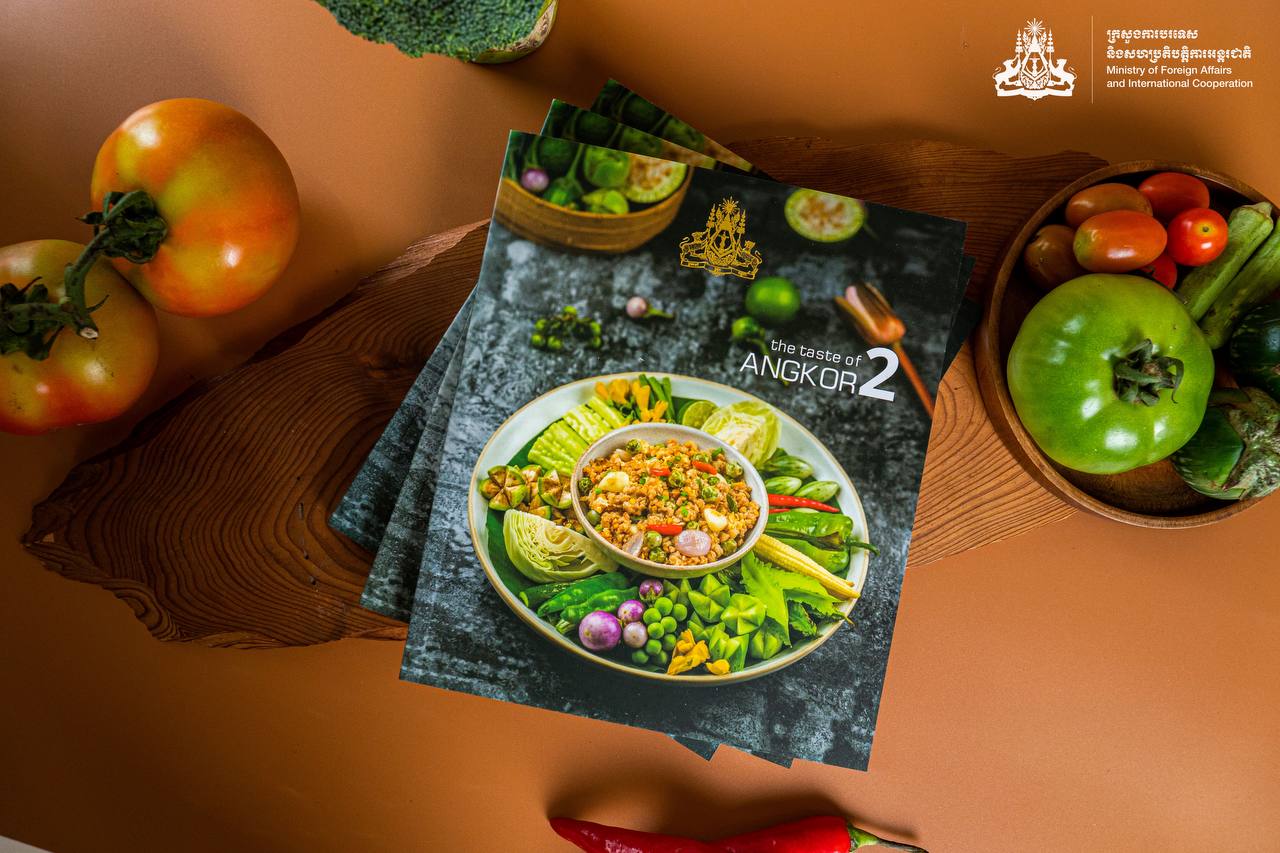 សៀវភៅម្ហូបកេរដំណែលស្នាដៃម្ហូបខ្មែរ ភាគ២ ទទួលបាន ពានរង្វាន់ប្រទេសព័រទុយហ្គាល់