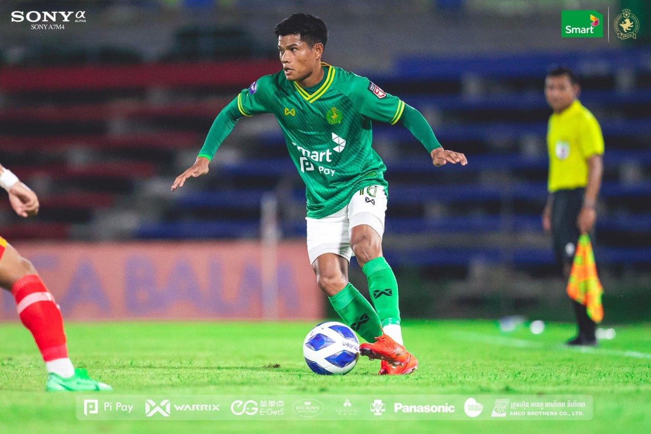 ភ្នំពេញក្រោន ប្រកាសចែកផ្លូវជាមួយកីឡាករ សឿត បារាំង