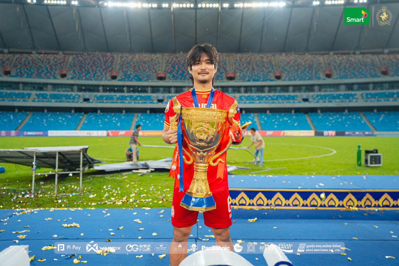 ទីបំផុត! យូឌៃ អូកាវ៉ា និង សឿត បារាំង សម្រេចចូលរួមជាមួយក្លិបព្រះខ័នរាជស្វាយរៀង