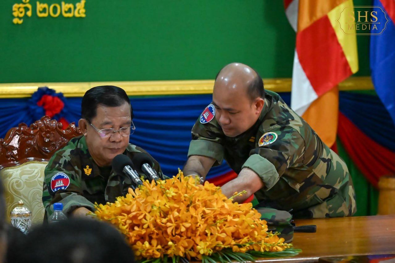 នាយឧត្តមសេនីយ៍ផុតលេខផ្កាយមាសប្រាំ ហ៊ុន សែន ទទួលយកសំណើជាអគ្គភស្ដុភារជាន់ខ្ពស់ សម្រាប់កម្លាំងប្រដាប់អាវុធ