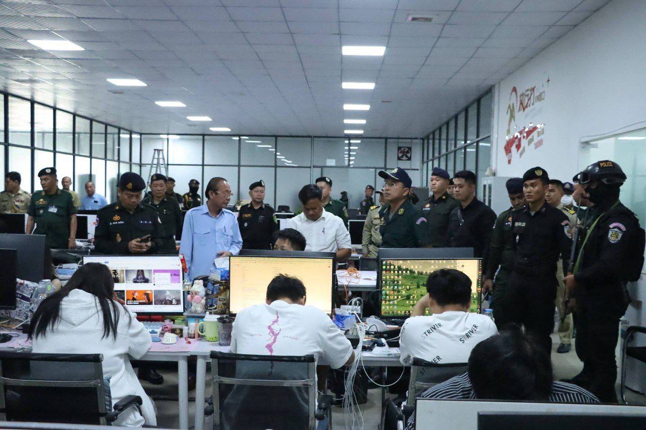 ជិត១ ខែ សមត្ថកិច្ចឃាត់ខ្លួនជនសង្ស័យជាង ៣០០០ នាក់ ពាក់ព័ន្ធនឹងការឆបោកតាមប្រព័ន្ធបច្ចេកវិទ្យា