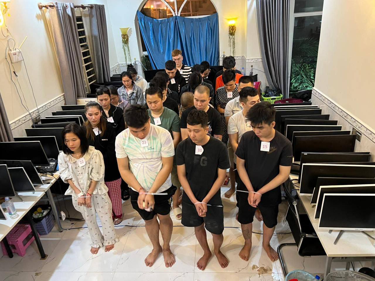 ជិត១ ខែ សមត្ថកិច្ចឃាត់ខ្លួនជនសង្ស័យជាង ៣០០០ នាក់ ពាក់ព័ន្ធនឹងការឆបោកតាមប្រព័ន្ធបច្ចេកវិទ្យា
