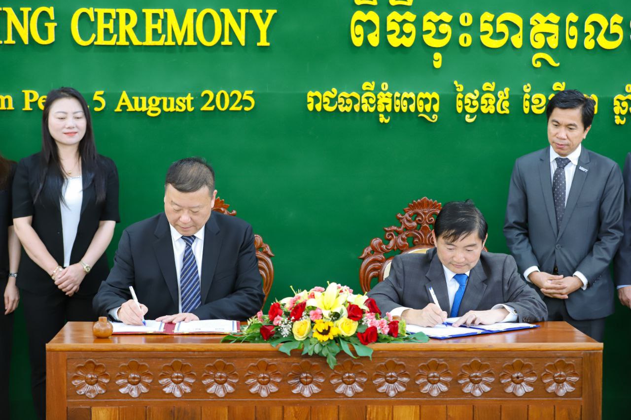 ក្រសួងការងារ និងក្រុមហ៊ុន Yalong ចុះMOU លើកកម្ពស់ការផ្លាស់ប្ដូរការសិក្សាបែបអន្តរជាតិ