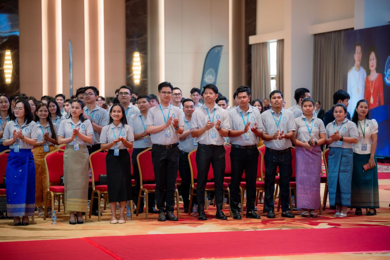 លោកជំទាវបណ្ឌិត ពេជ ចន្ទមុន្នី ជំរុញឱ្យអតីតនិស្សិត អ.ម.ត បន្តអភិវឌ្ឍសមត្ថភាព