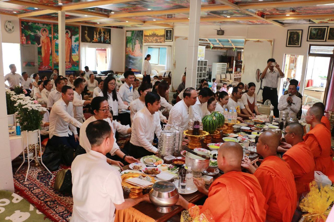 ព្រះសង្ឃ និងពលរដ្ឋខ្មែរនៅជប៉ុនជាង១០០អង្គ/នាក់ រៀបចំពិធីបុណ្យទក្ខិណានុប្បទានឧទ្ទិសកុសលជូនដល់វីរៈកងទ័ព