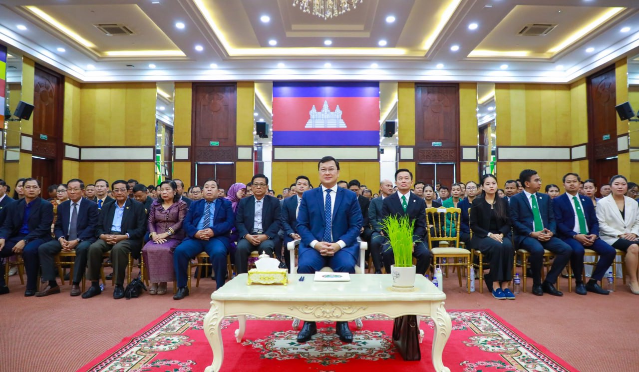 លោកហែម វណ្ណឌី ជំរុញការចាប់យកនវានុវត្តន៍ និងស្តង់ដាក្នុងការអភិវឌ្ឍឧស្សាហកម្មស្រូវអង្ករកម្ពុជា