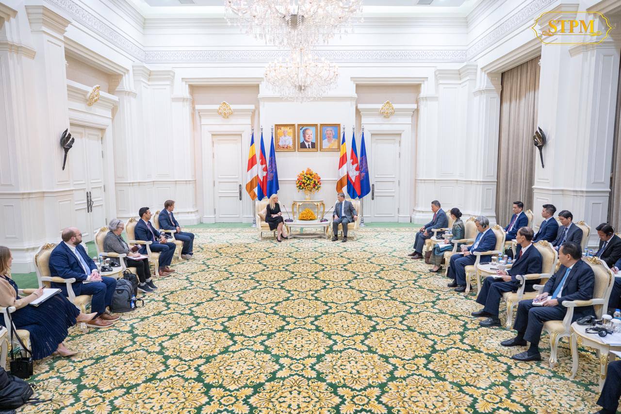 គណៈប្រតិភូ​សភា​អាមេរិក​កោតសរសើរ​ការរីកចម្រើន​សេដ្ឋកិច្ច​របស់​កម្ពុជា​ និង​ប្ដេជ្ញា​ពង្រឹង​ទំនាក់ទំនង​ទ្វេភាគី