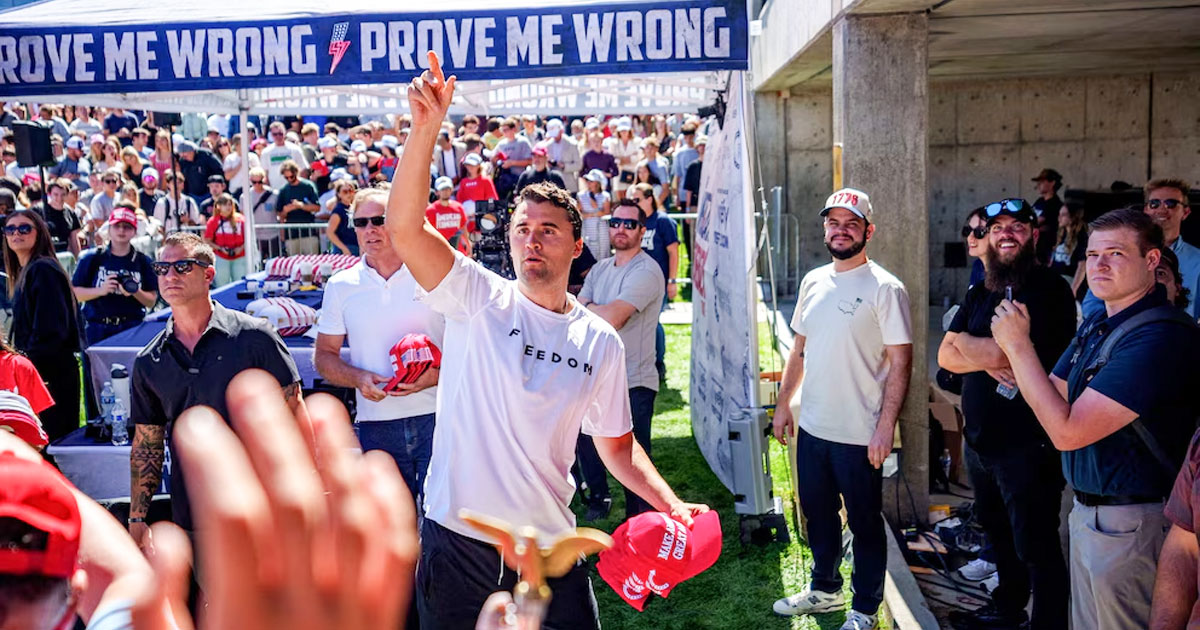 លោក Charlie Kirk ជាមនុស្សស្និទនឹងលោក Trump ត្រូវគេបាញ់សម្លាប់