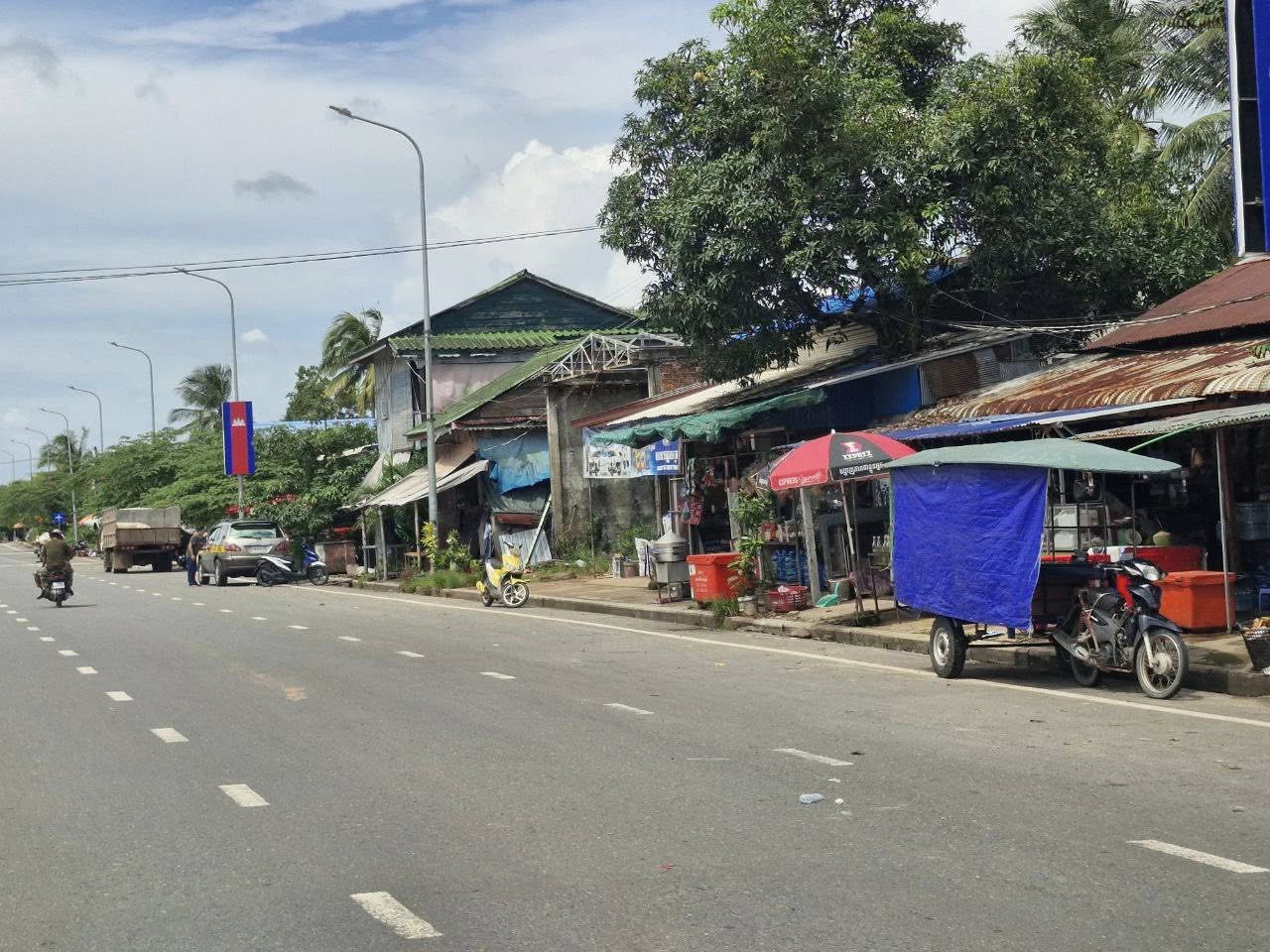 រដ្ឋបាលខេត្តព្រះសីហនុទុកពេល ១៥ ថ្ងៃឱ្យពលរដ្ឋដែលរស់នៅតាមដងផ្លូវ ជាប់របងអាកាសយានដ្ឋាមកដាក់ពាក្យទទួលយកដីឡូតិ៍ថ្មី