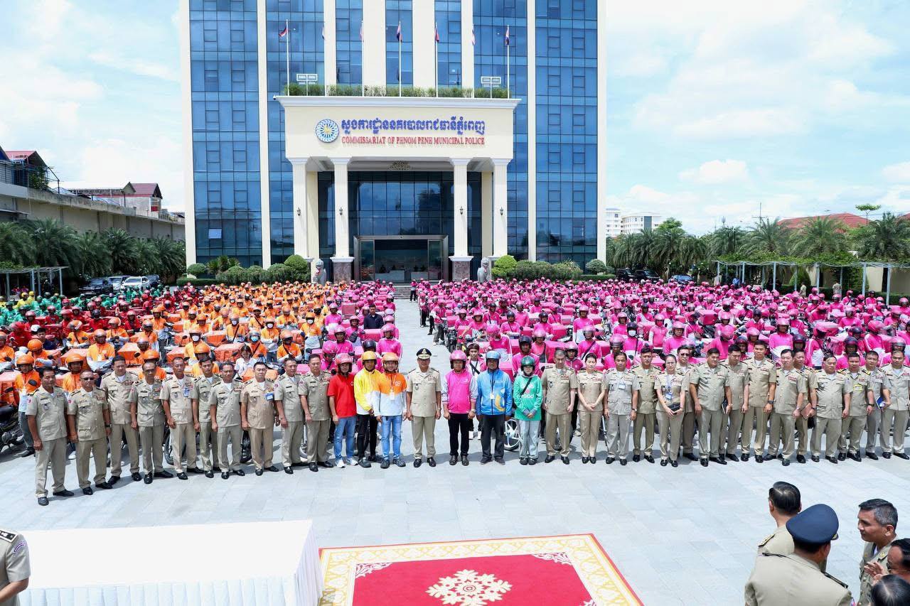ឯកឧត្តម នាយឧត្តមសេនីយ៍ ស ថេត ណែនាំអ្នកដឹកជញ្ជូនម្ហូបអាហារ ឬទំនិញក្នុងរាជធានីភ្នំពេញ ត្រូវពង្រឹងស្មារតីគោរពច្បាប់ចរាចរណ៍