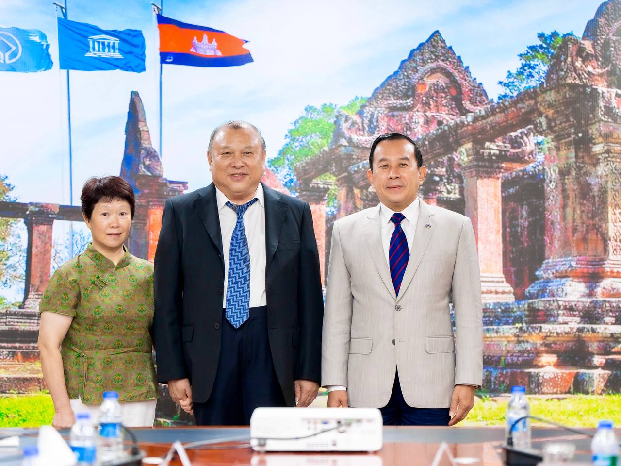 ក្រុមហ៊ុនដ៏ធំមួយមកពីចិនគ្រោងបោះទុនវិនិយោគក្នុងគម្រោងអភិវឌ្ឍទេសចរណ៍ដ៏ទំនើបនៅកម្ពុជា