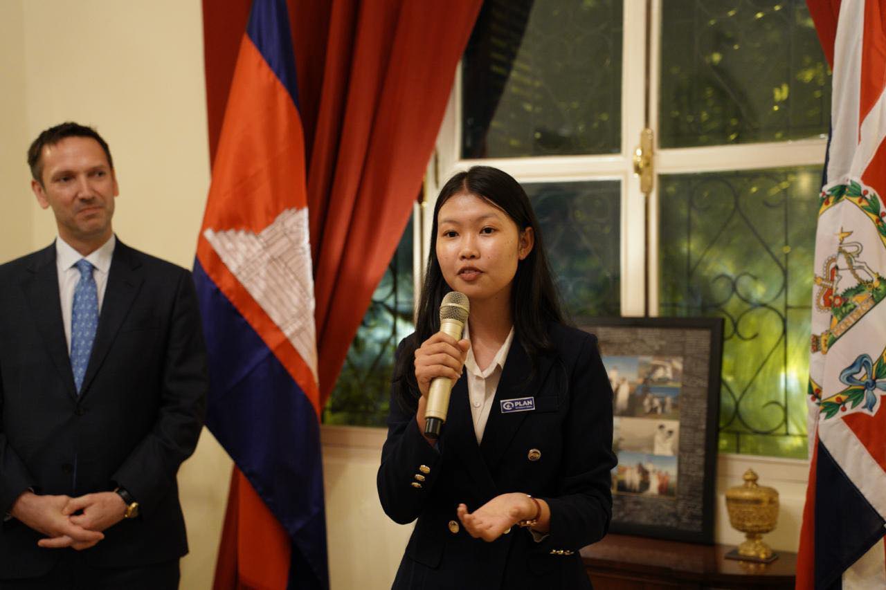 ក្មេងស្រីខ្មែរម្នាក់ក្លាយជាឯកអគ្គរាជទូតអង់គ្លេសប្រចាំកម្ពុជាមួយថ្ងៃ