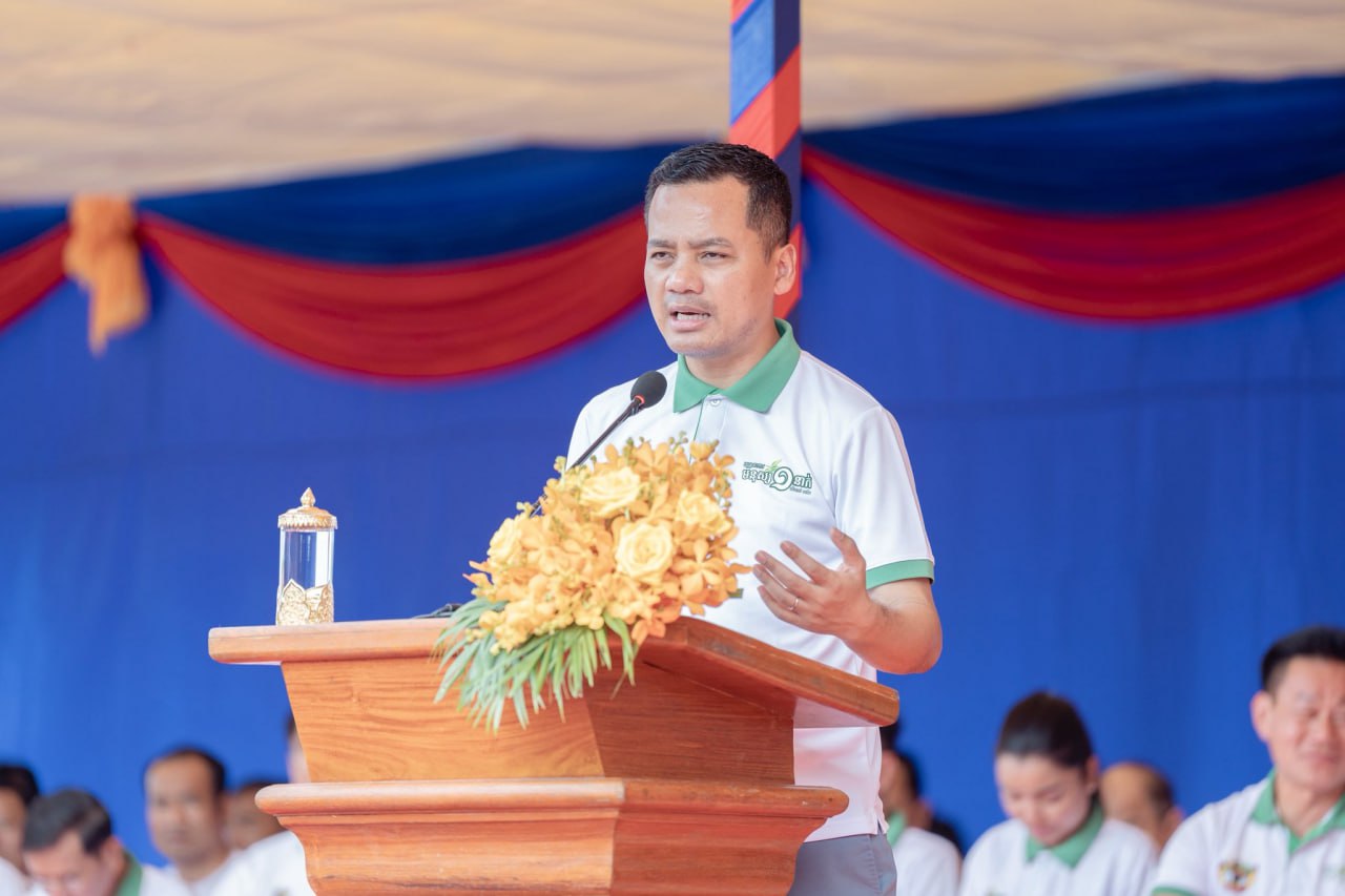 ឯកឧត្តមអភិសន្តិបណ្ឌិត ស សុខា បន្តជំរុញឱ្យពលរដ្ឋខេត្តព្រៃវែង រួមគ្នាដាំ និងថែរក្សាព្រៃឈើ