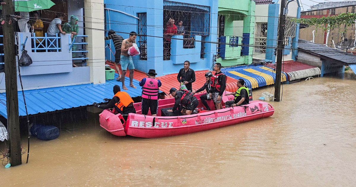 ថៃបញ្ជូននាវាផ្ទុកយន្តហោះ ដើម្បីជួយសង្រ្គោះពលរដ្ឋ ខណៈជំនន់ទឹកភ្លៀងកាន់តែធ្ងន់ធ្ងរ