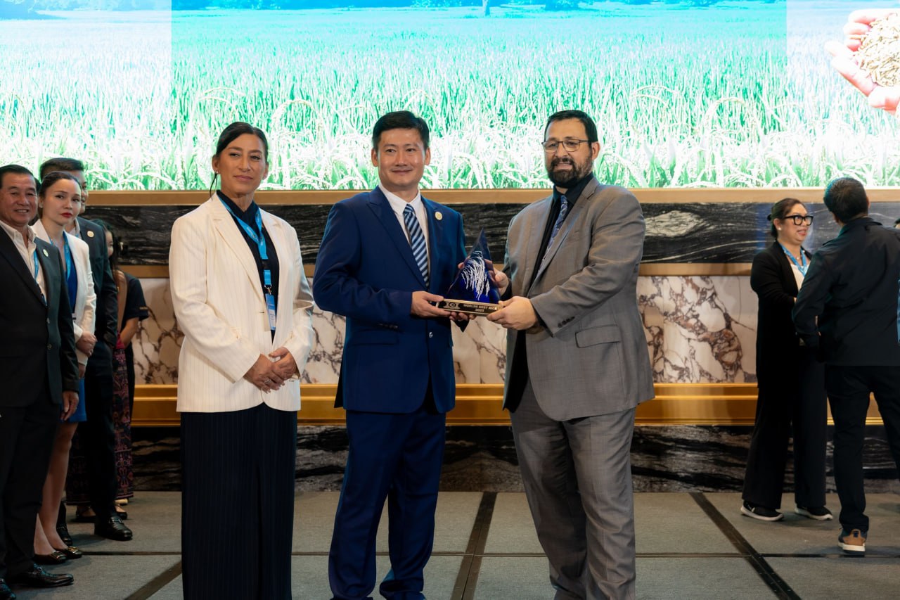 អបអរសាទរ! អង្ករក្រអូបប្រណិតកម្ពុជា ម៉ាក «ម្លិះអង្គរ» ឈ្នះពានរង្វាន់អង្ករល្អប្រណិតផ្តាច់គេលើពិភពលោក