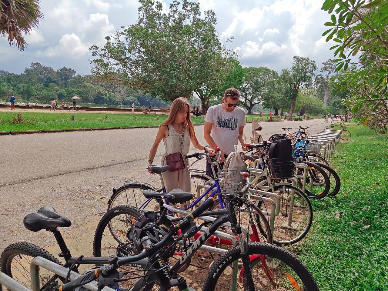 អ្នកជិះកង់ទស្សនាប្រាសាទ នៅក្នុងរមណីយដ្ឋានអង្គរ ជាង១០០កង់ក្នុង១ថ្ងៃៗ