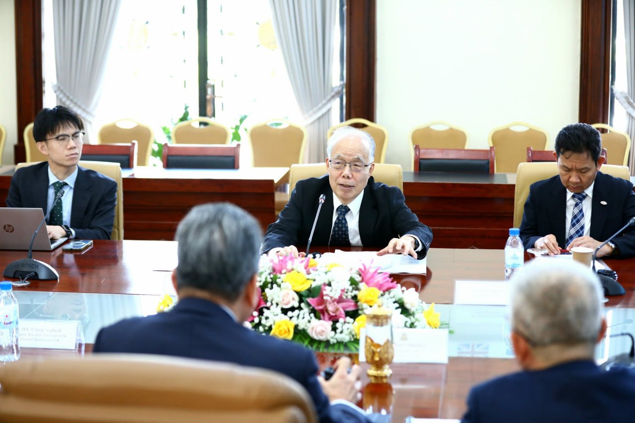 កម្ពុជានិងគណៈប្រតិភូ ERIA ពិភាក្សាវឌ្ឍនភាពនៃការសិក្សាសមិទ្ធិលទ្ធភាពគម្រោងអភិវឌ្ឍន៍តំបន់សេដ្ឋកិច្ចពិសេសបៃតង កម្ពុជា-ជប៉ុន