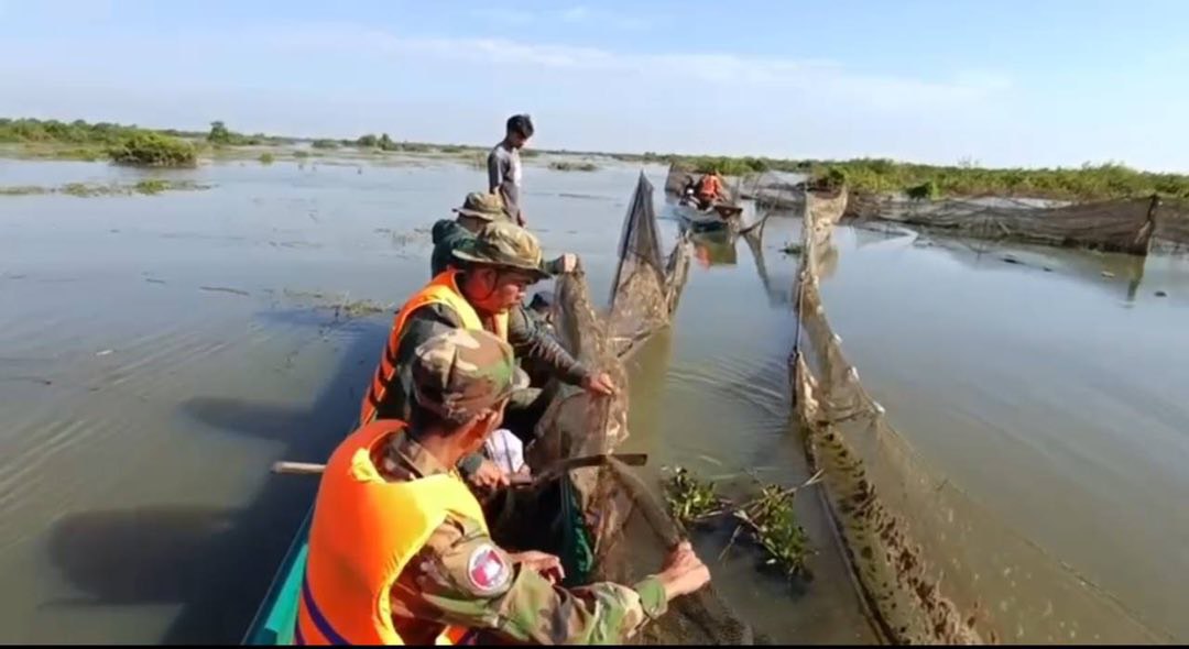 បង្ក្រាបឧបករណ៍បទល្មើសនេសាទខុសច្បាប់ ប្រវែងជាង ៥,៦០០ម៉ែត្រ នៅកំពង់ធំ