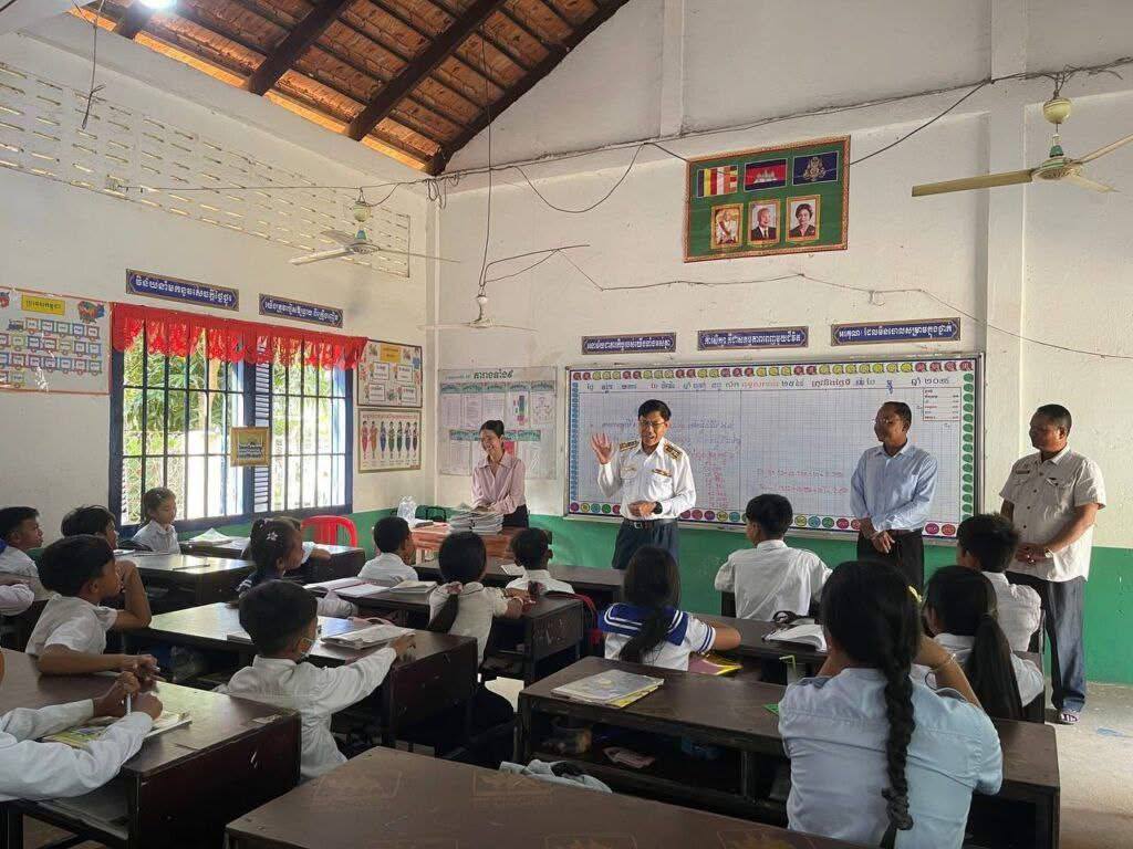 ក្រសួងអប់រំ ៖ សិស្សភៀសសឹកជាង ៩ ពាន់នាក់ បានចូលរៀនបណ្ដោះអាសន្នតាមគ្រឹះស្ថានសិក្សា ជាង ១.៦០០កន្លែង