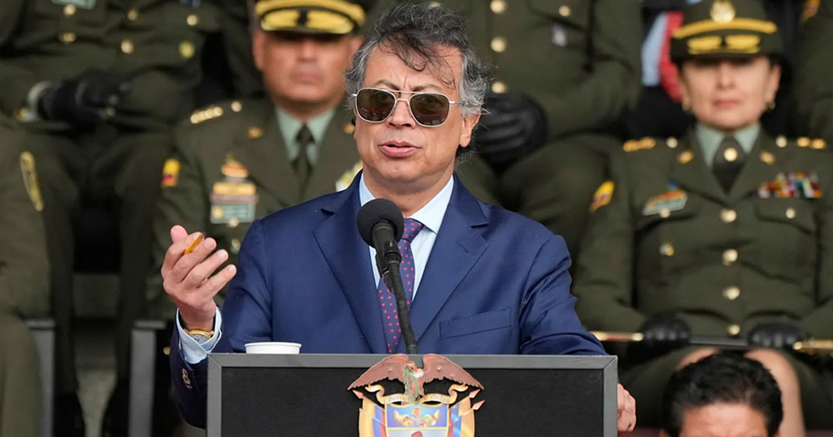 ប្រធានាធិបតីកូឡុំប៊ី៖ «ខ្ញុំនឹងកាន់អាវុធឡើងវិញ» ប្រសិនបើអាមេរិកចូលឈ្លានពាន