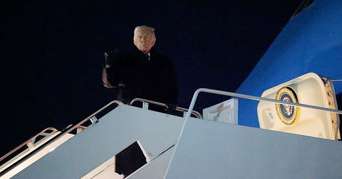 លោក ត្រាំ បង្កភាពតានតឹងជុំវិញកោះគ្រីនឡែន ខណៈAir Force One ជួបបញ្ហាបច្ចេកទេស