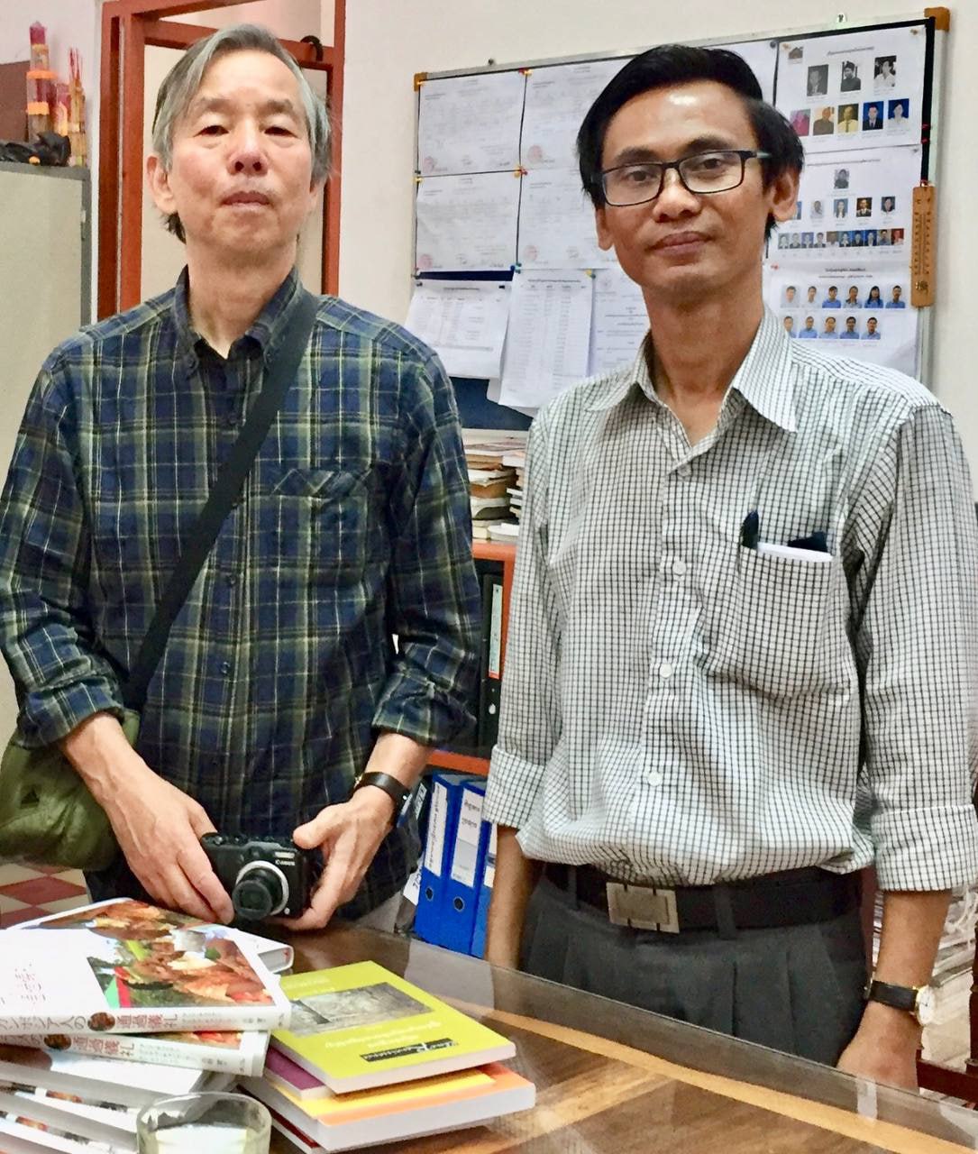 ជនជាតិជប៉ុនមួយរូបខំបកប្រែសៀវភៅនិយាយអំពី «ពិធីឆ្លងវ័យរបស់ខ្មែរ» ទៅជាភាសាជប៉ុនឱ្យពលរដ្ឋខ្លួនបានយល់ដឹងពីអំពីវប្បធម៌ខ្មែរ