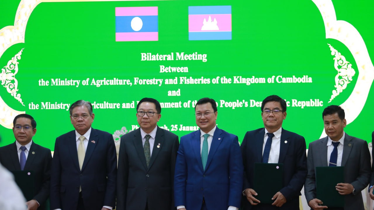 កម្ពុជាចុះហត្ថលេខានាំចេញកសិផលទៅចិនឆ្លងកាត់ទឹកដីឡាវតាមផ្លូវគោក