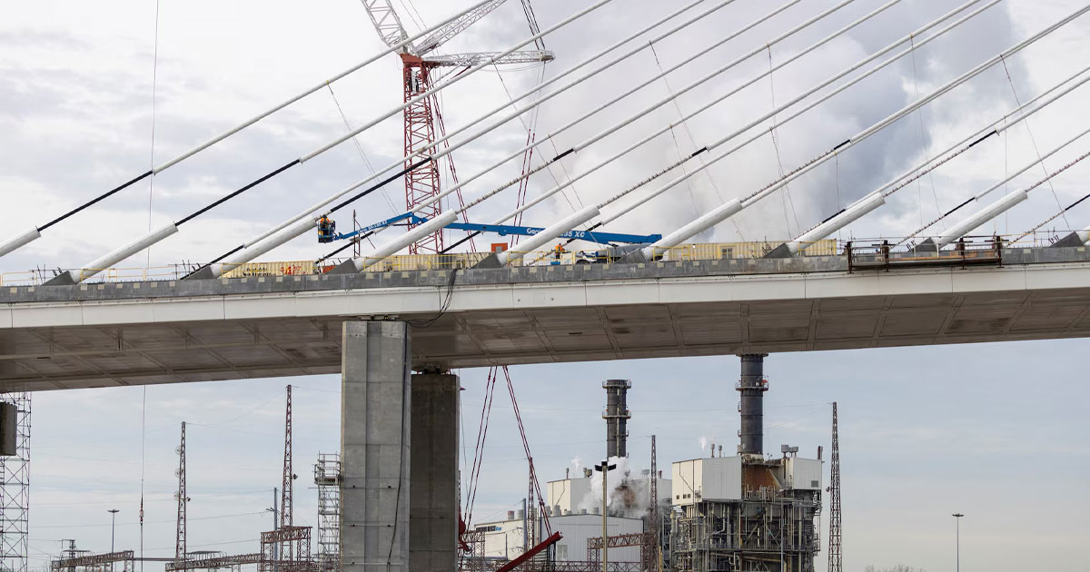 លោក ត្រាំគំរាមបិទស្ពាន Gordie Howe តម្លៃ ៤,៦ ពាន់លានដុល្លារ ដើម្បីដាក់សម្ពាធពាណិជ្ជកម្មលើកាណាដា