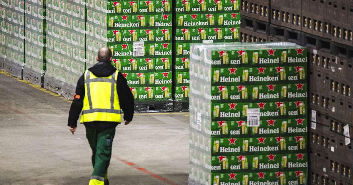 ក្រុមហ៊ុនស្រាបៀ Heineken គ្រោងកាត់បន្ថយបុគ្គលិក ៦,០០០ នាក់ ខណៈតម្រូវការស្រាបៀរធ្លាក់ចុះ