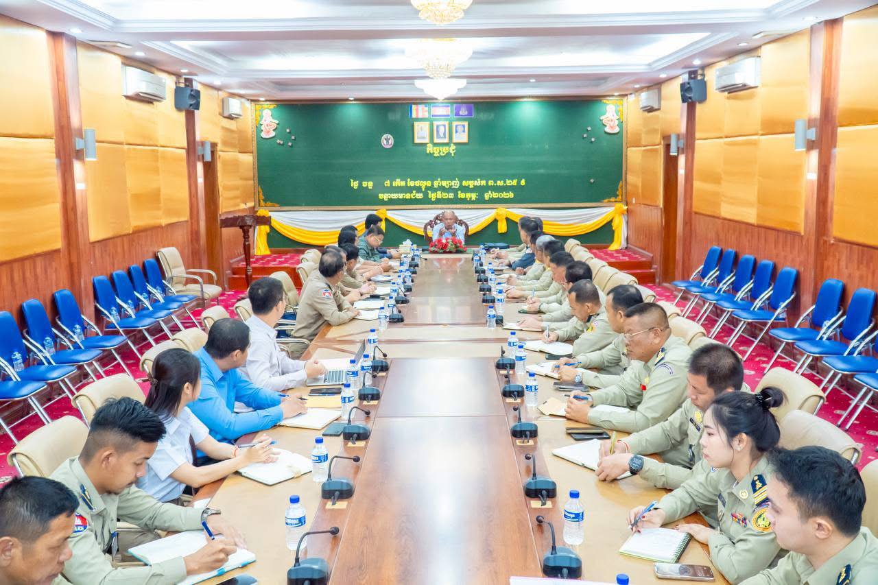 អភិបាលខេត្តបន្ទាយមានជ័យ ដាក់ចេញបទបញ្ជាត្រួតពិនិត្យជនបរទេស ២៤ម៉ោង លើ ២៤ម៉ោង