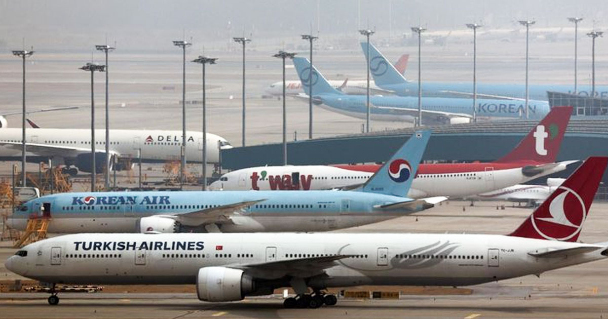 ក្រុមហ៊ុនអាកាសចរណ៍ធំៗរបស់កូរ៉េផ្អាកជើងហោះហើរ បន្ទាប់ពីថ្លៃប្រេងហក់ឡើងខ្ពស់