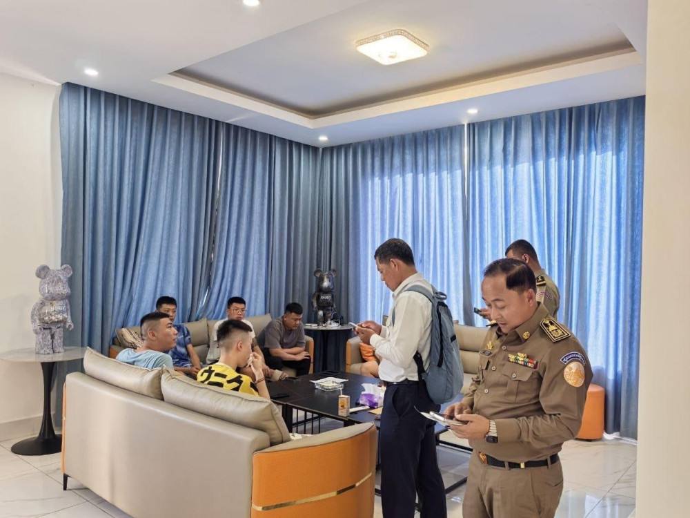 ឃាត់ខ្លួនជនជាតិចិន១៥នាក់ពាក់ព័ន្ធករណីឆបោកតាមប្រព័ន្ធបច្ចេកវិទ្យា នៅបុរីអ័រគីដេខណ្ឌជ្រោយចង្វារ