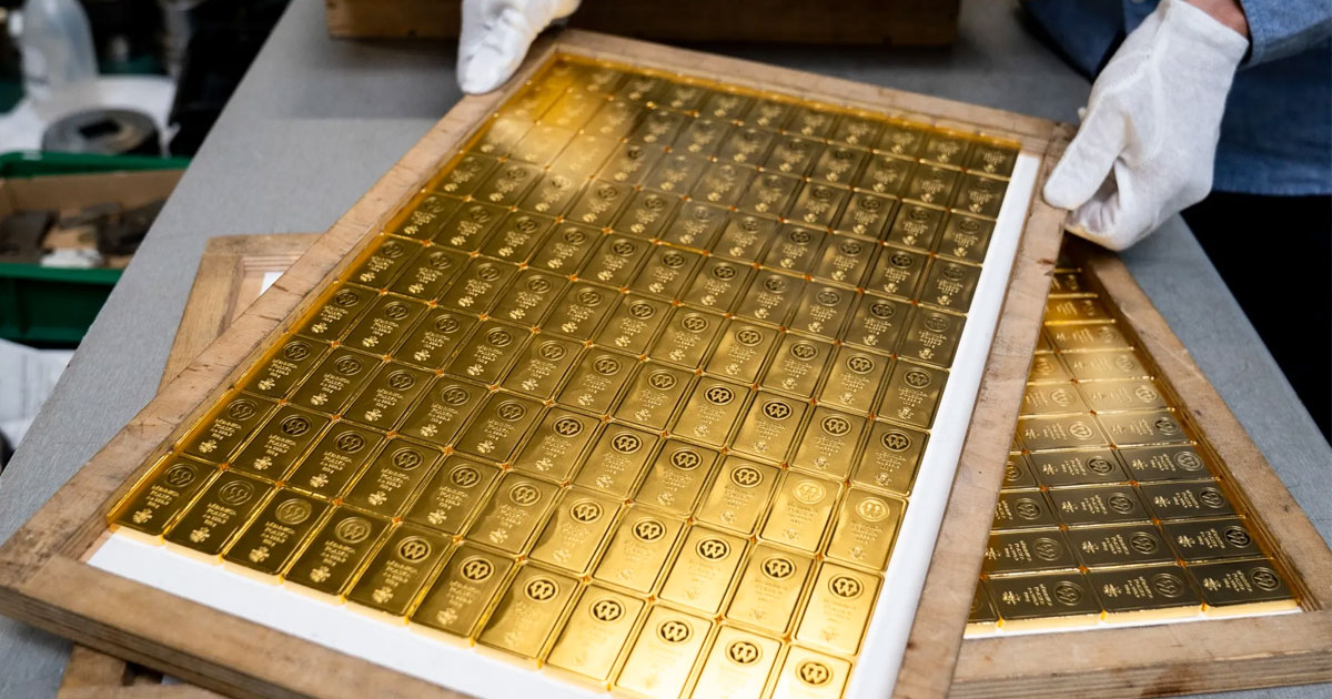 មាសបន្តឡើងថ្លៃ ជិត ៥០០០ដុល្លារ ខណៈលោក ត្រាំ ផ្អាកការវាយប្រហារលើអ៊ីរ៉ង់ ២ សប្តាហ៍