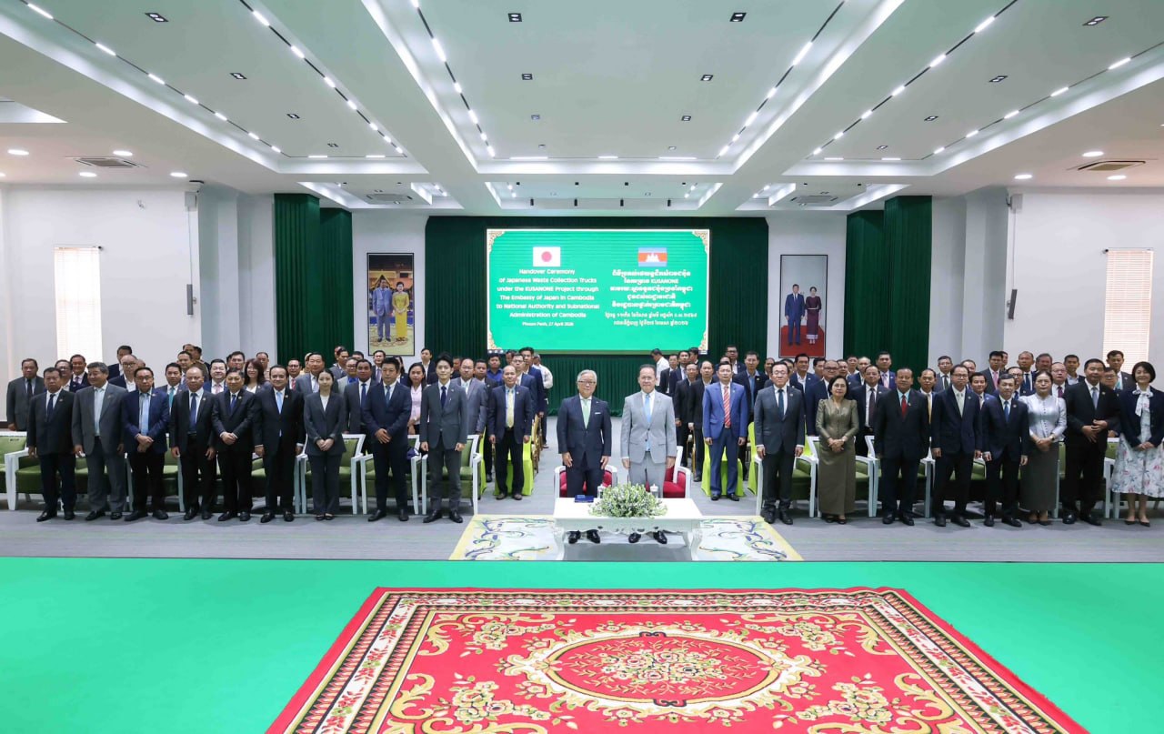 ជប៉ុនប្រគល់រថយន្តដឹកសំរាមបន្ថែម ដើម្បីពង្រឹងការគ្រប់គ្រងសំរាមរបស់កម្ពុជា