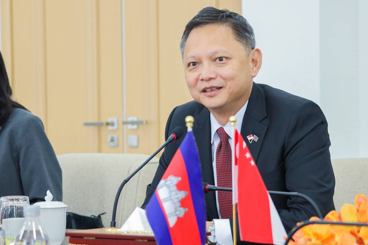 ឯកអគ្គរដ្ឋទូតសិង្ហបុរី គាំទ្រច្បាប់ស្តីពីការប្រយុទ្ធប្រឆាំង Scam Online ដែលបង្ហាញពីការតាំងចិត្ត និងយុទ្ធសាស្ត្រច្បាស់លាស់លើការប្រឆាំងបទល្មើសនេះរបស់កម្ពុជា