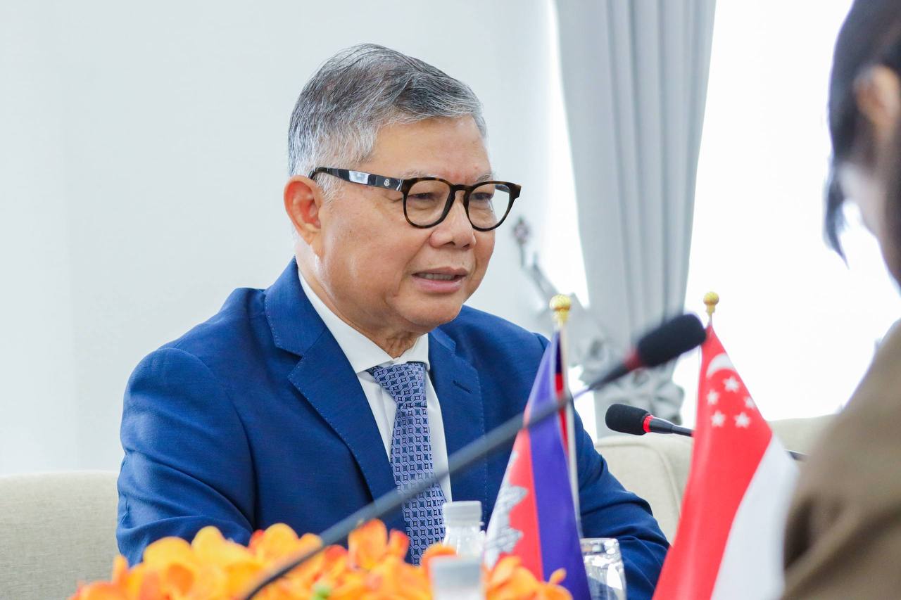 ឯកអគ្គរដ្ឋទូតសិង្ហបុរី គាំទ្រច្បាប់ស្តីពីការប្រយុទ្ធប្រឆាំង Scam Online ដែលបង្ហាញពីការតាំងចិត្ត និងយុទ្ធសាស្ត្រច្បាស់លាស់លើការប្រឆាំងបទល្មើសនេះរបស់កម្ពុជា