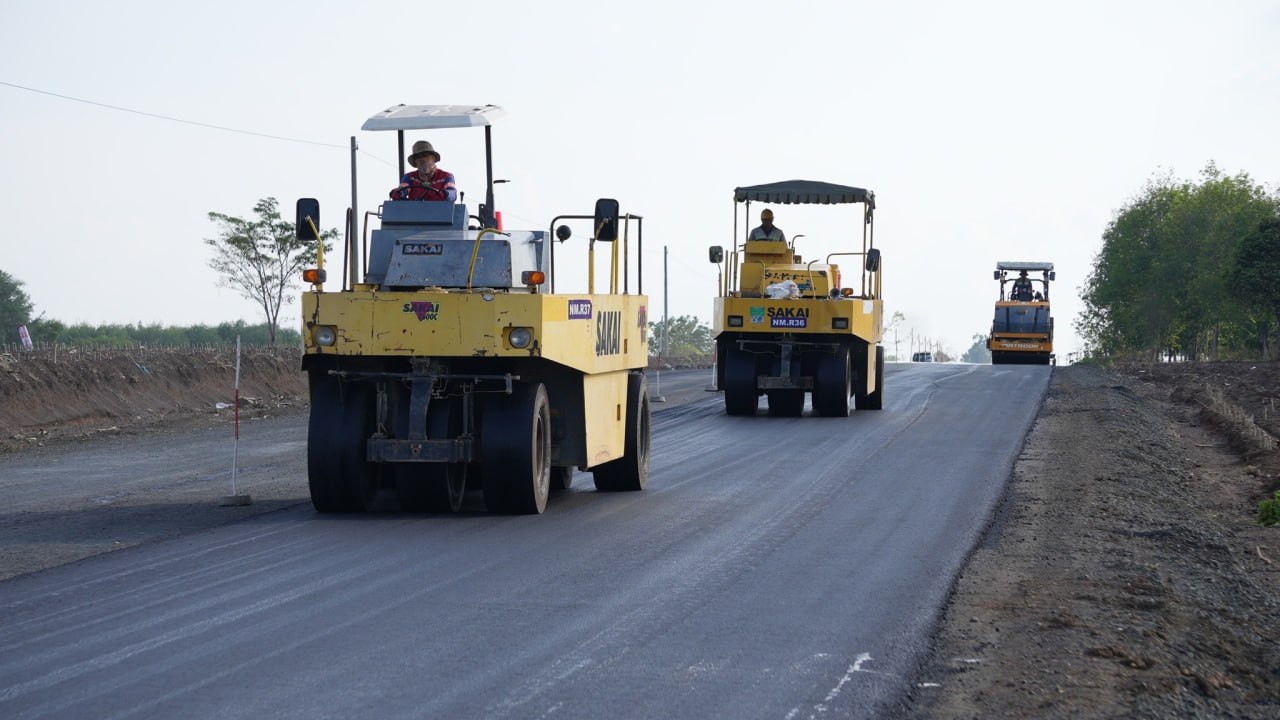 ក្រុមធនាគារពិភពលោកទម្លាក់កញ្ចប់ហិរញ្ញប្បទាន ៣០០ លានដុល្លា ជួយពង្រីកបណ្តាញផ្លូវដឹកជញ្ជូន ដើម្បីបង្កើនឱកាសការងារ និងកំណើនសេដ្ឋកិច្ចរបស់កម្ពុជា