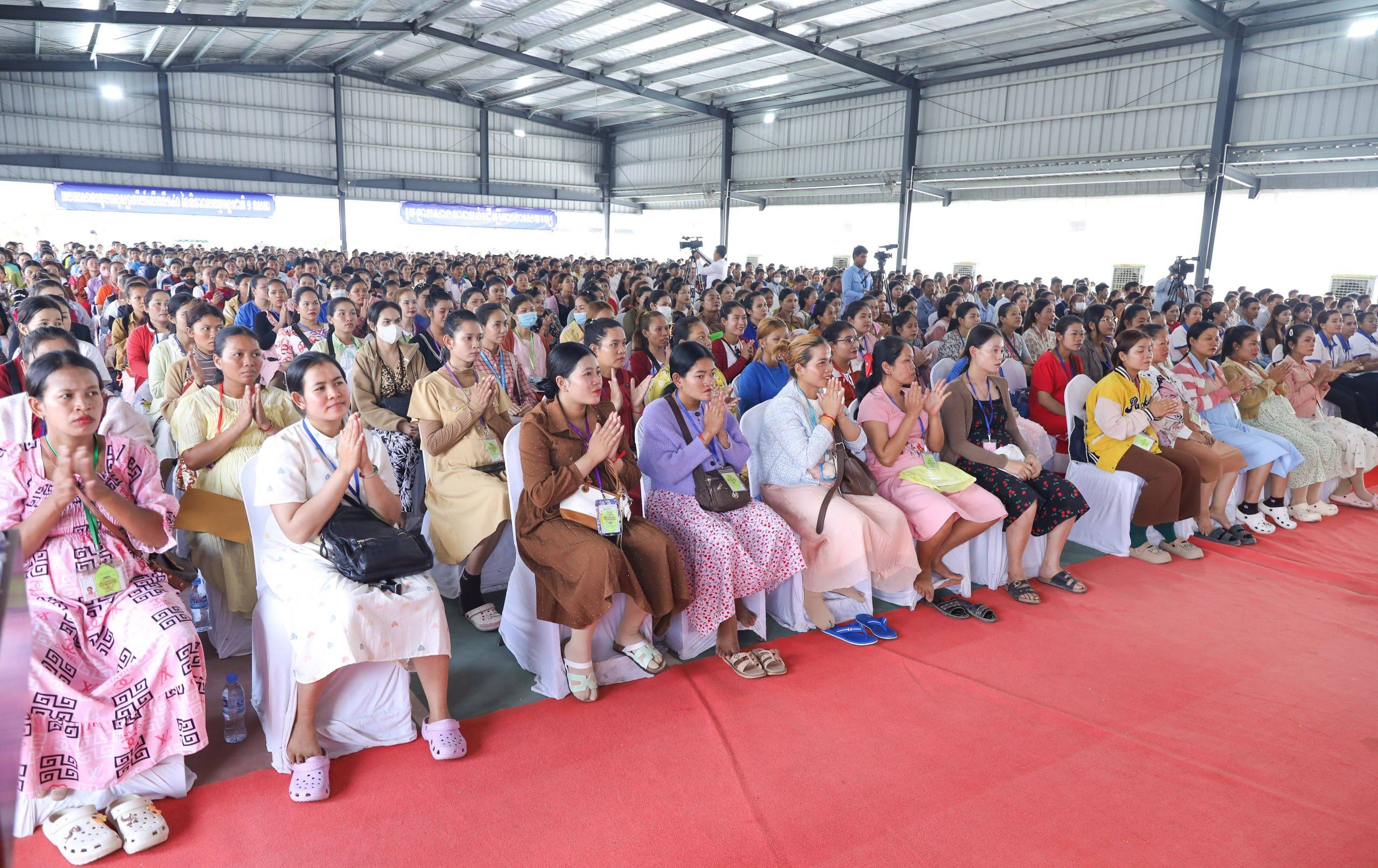 រដ្ឋមន្រ្តីក្រសួងការងារ ចាត់ទុកបងប្អូនកម្មករនិយោជិតជាវីរបុរសនៃគ្រួសារ និងសង្គមជាតិ