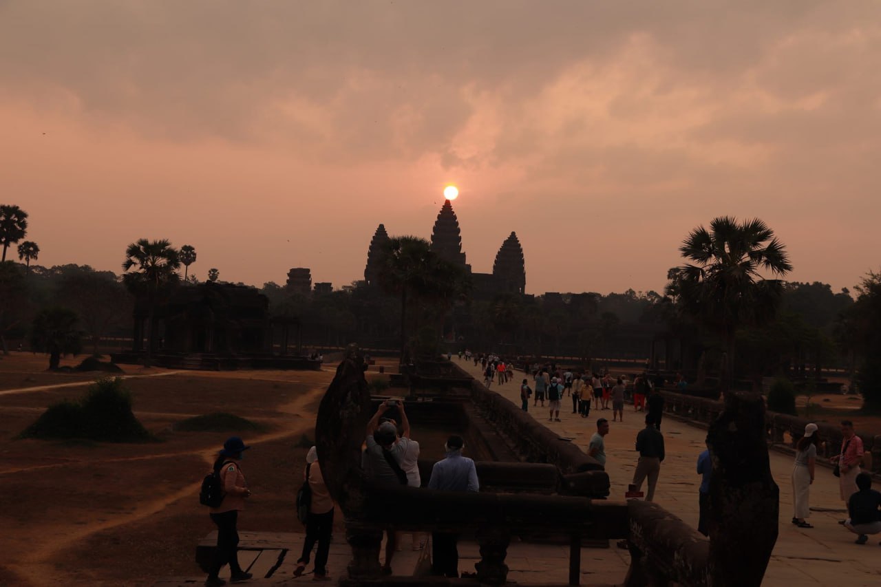 កុំឪ្យកាសកន្លងផុត! ព្រឹត្តិការណ៍ព្រះអាទិត្យរះឡើងចំកំពូលប្រាសាទអង្គរវត្ត នឹងកើតឡើងនៅថ្ងៃទី២២ខែកញ្ញានេះហើយ