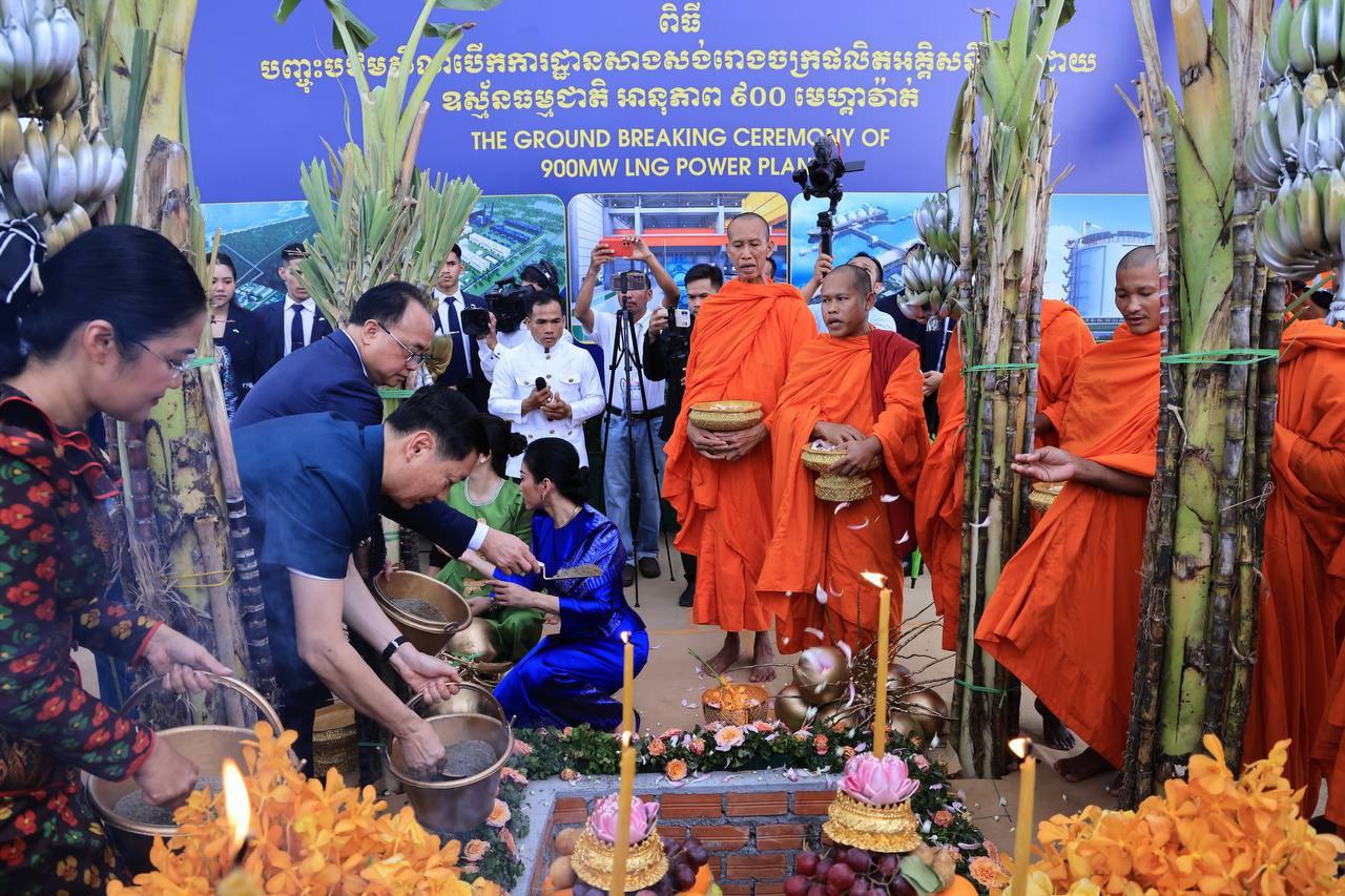 ក្រុមហ៊ុនរ៉ូយ៉ាល់គ្រុប របស់អ្នកឧកញ៉ា គិត ម៉េង បោះទុន ១,៣៥ពាន់លានដុល្លារសាងសង់រោងចក្រថាមពលអគ្គិសនី ៩០០មេហ្គាវ៉ាត់នៅខេត្តកោះកុង