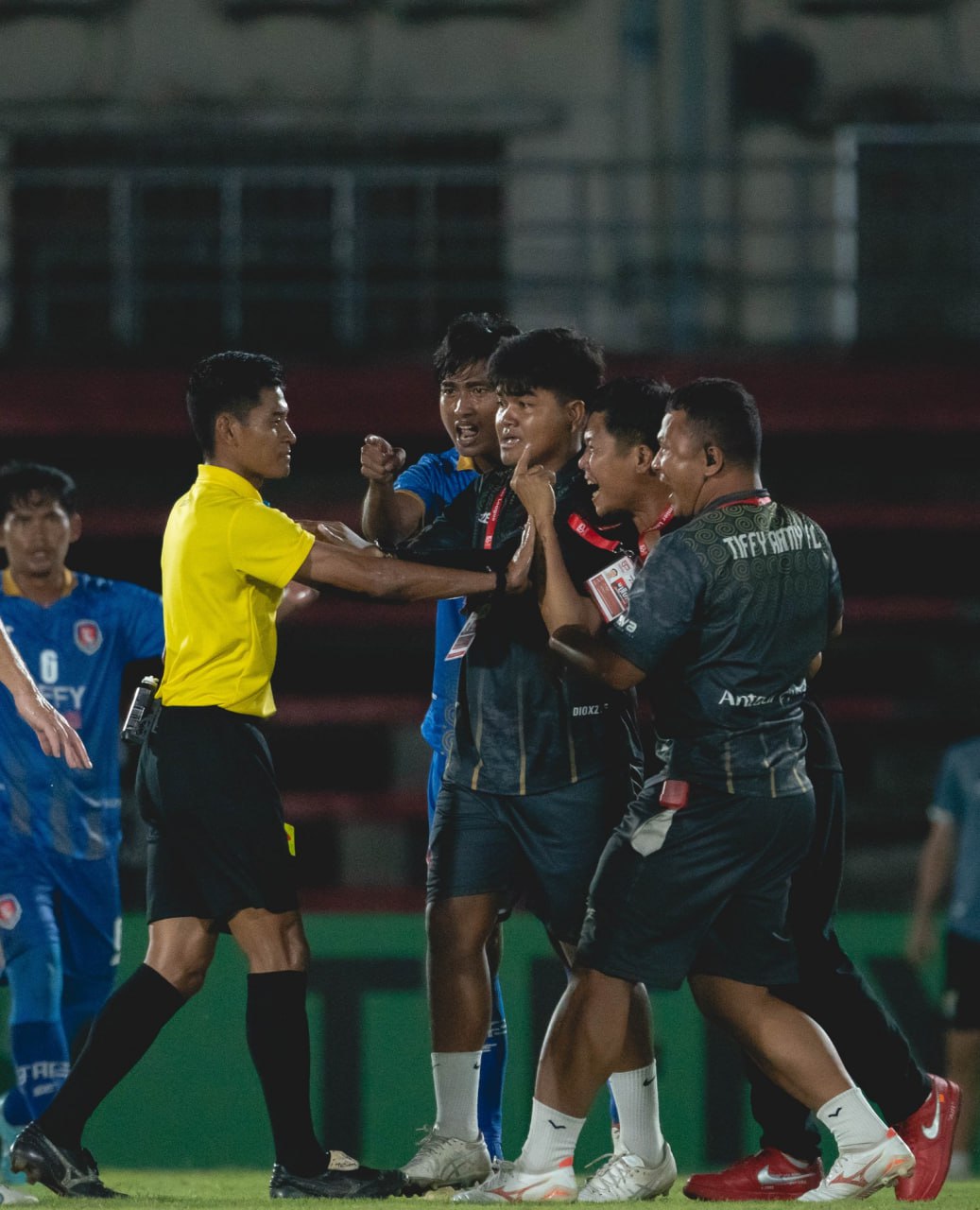 ទីបំផុត! ក្លិប Tiffy Army សម្រេចចិត្តបន្តការប្រកួតតាមកាលវិភាគរបស់ក្រុមហ៊ុនលីគកម្ពុជា និងយល់ព្រមតាមការពិន័យមកលើគ្រូបង្គោល និងកីឡាករ