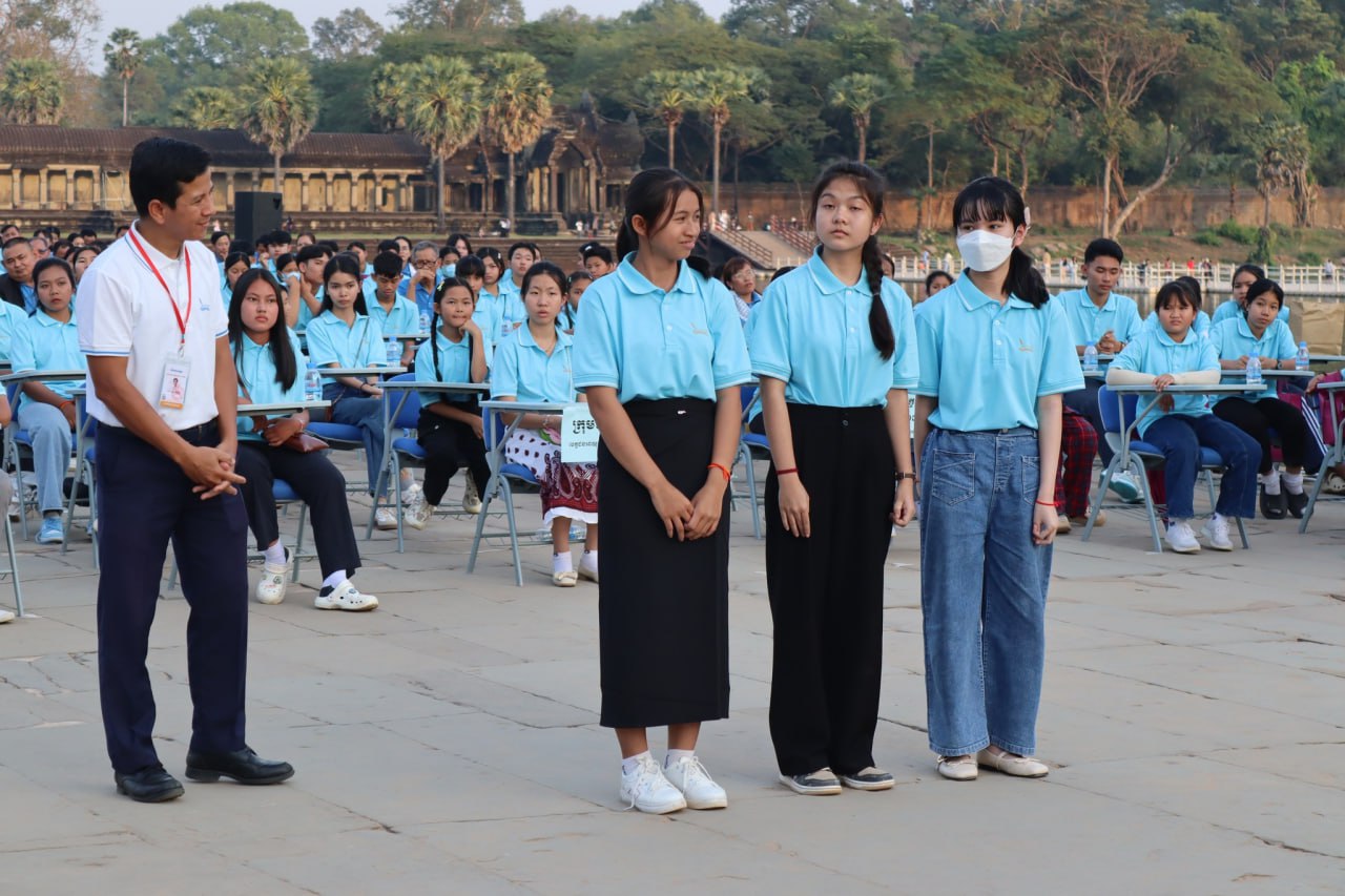 រកឃើញម្ចាស់ជ័យលាភី នៃកម្មវិធីប្រកួតសរសេរតាមអាន "សំណេរអង្គរ" លើកទី២ចំនួន ៦ រូប