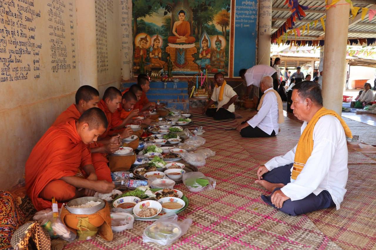 ពិធីចាប់ត្រីរួមគ្នាសម្រាប់ពិធីបុណ្យឡើងមាឃនៅខេត្តសៀមរាបមានអ្នកចូលរួមច្រើនកុះករ