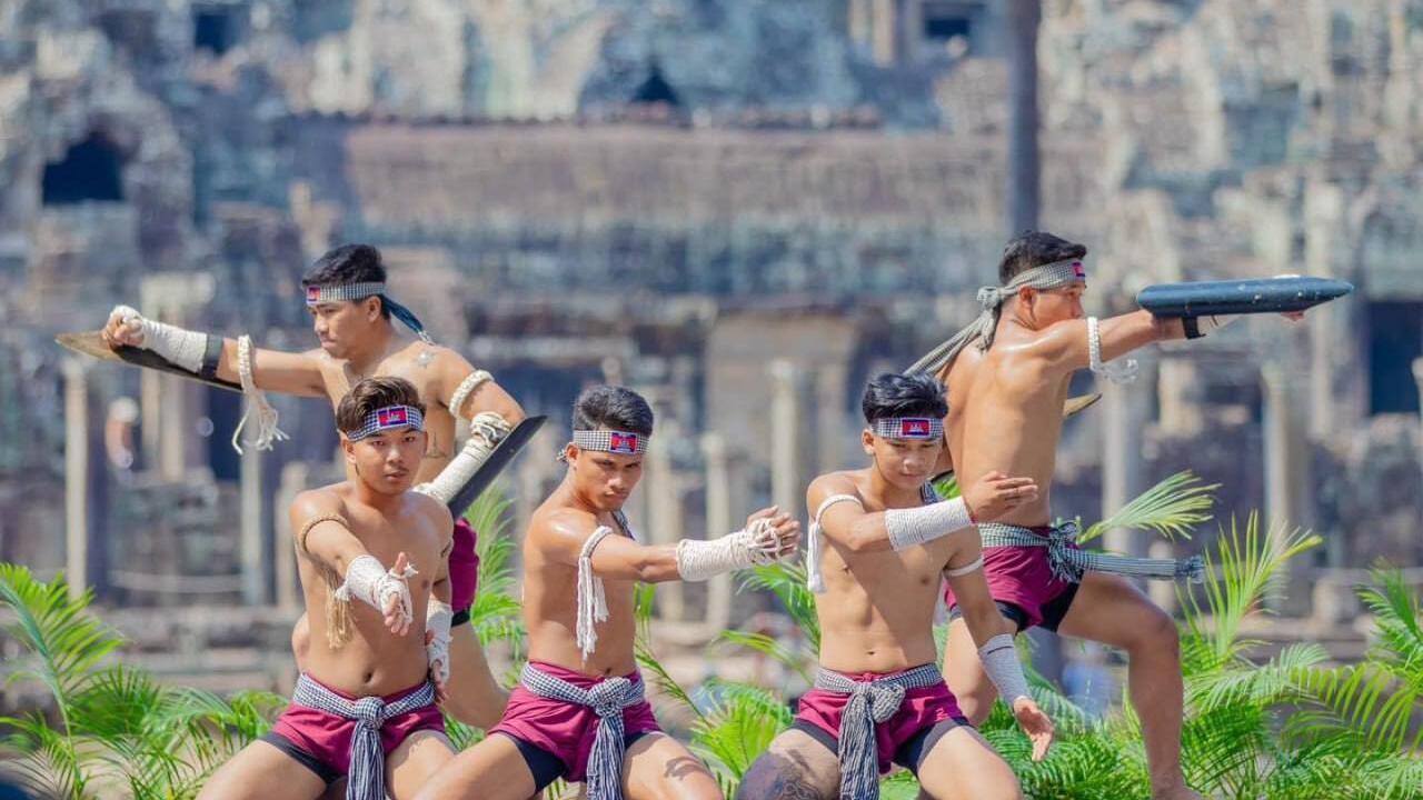 ឯកឧត្ដម វ៉ាត់ ចំរើន ៖ ភូមិយុទ្ធគុនដូនតាខ្មែរ នឹងត្រូវបានដាក់បង្ហាញជាលើកដំបូងក្នុងកម្មវិធីអង្គរសង្ក្រាន្ដ