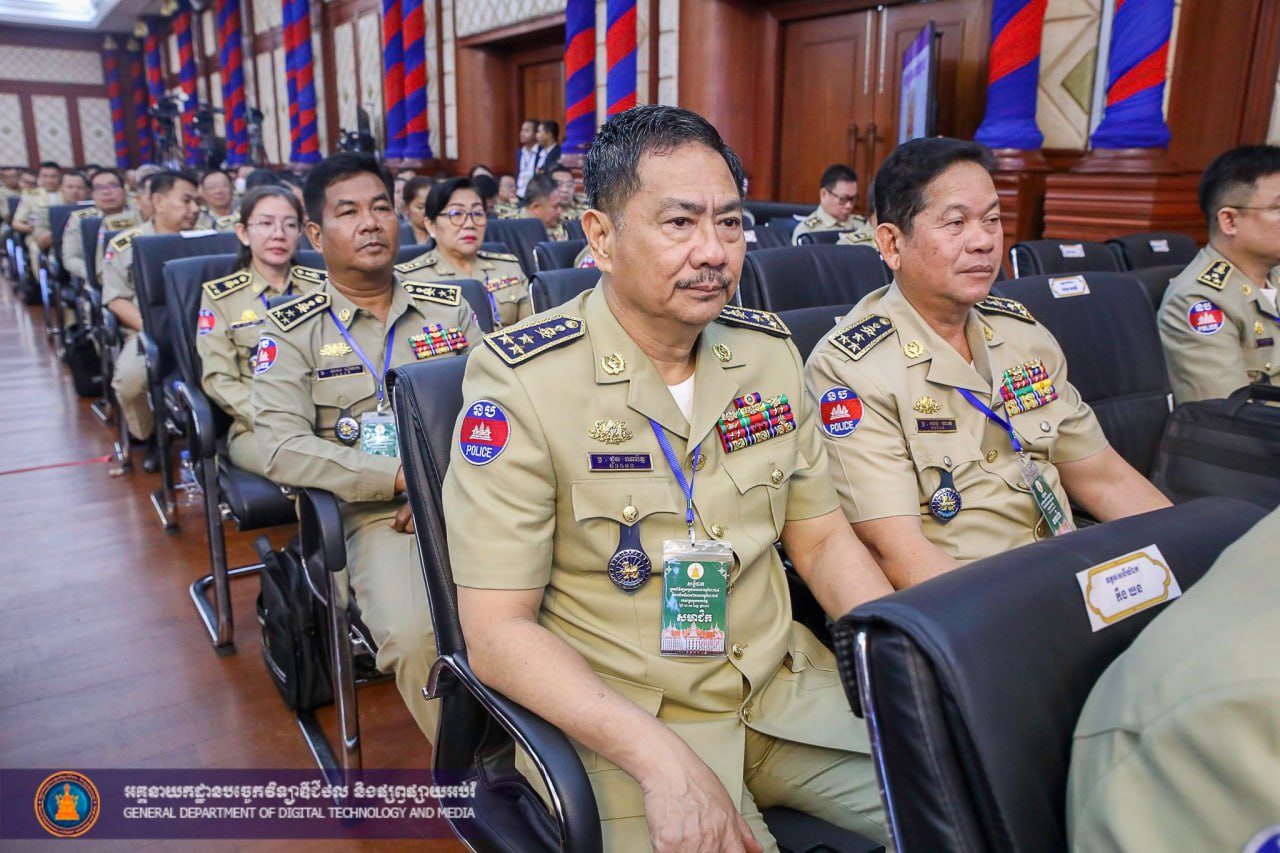 ឯកឧត្តម ឧត្តមសេនីយ៍ឯក ជួន ណារិន្ទ ធ្វើបទអន្តរាគមន៍ផ្តល់បទពិសោធន៍ការងារបង្ការ ទប់ស្កាត់ និងបង្ក្រាបក្មេងទំនើង និងគ្រឿងញៀន