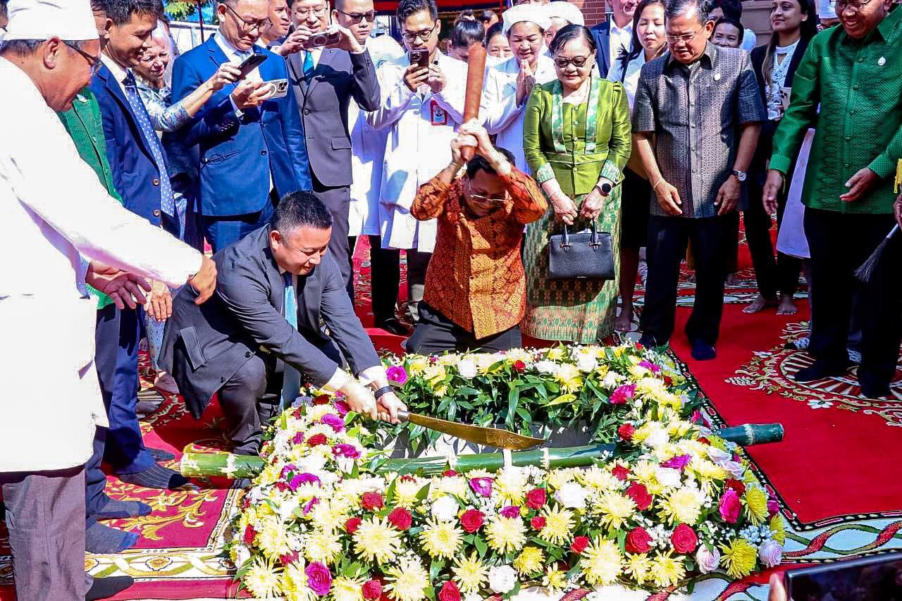 អគារមជ្ឈមណ្ឌលបេះដូងតម្លៃជាង ២លានដុល្លារ ត្រូវបានបញ្ចុះបឋមសិលាសាងសង់ ក្នុងបរិវេណមន្ទីរពេទ្យបង្អែកខេត្តសៀមរាប