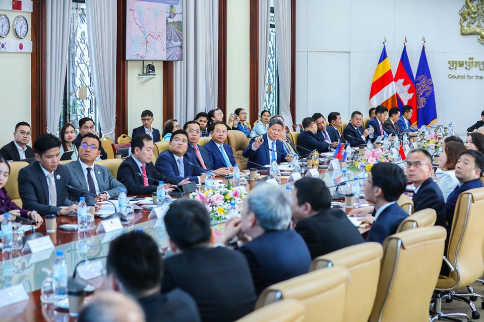 ក្រុមវិនិយោគិនចិន៥០ក្រុមហ៊ុនស្នើសុំវិនិយោគសួនកសិ-ឧស្សាហកម្មនៅកម្ពុជា